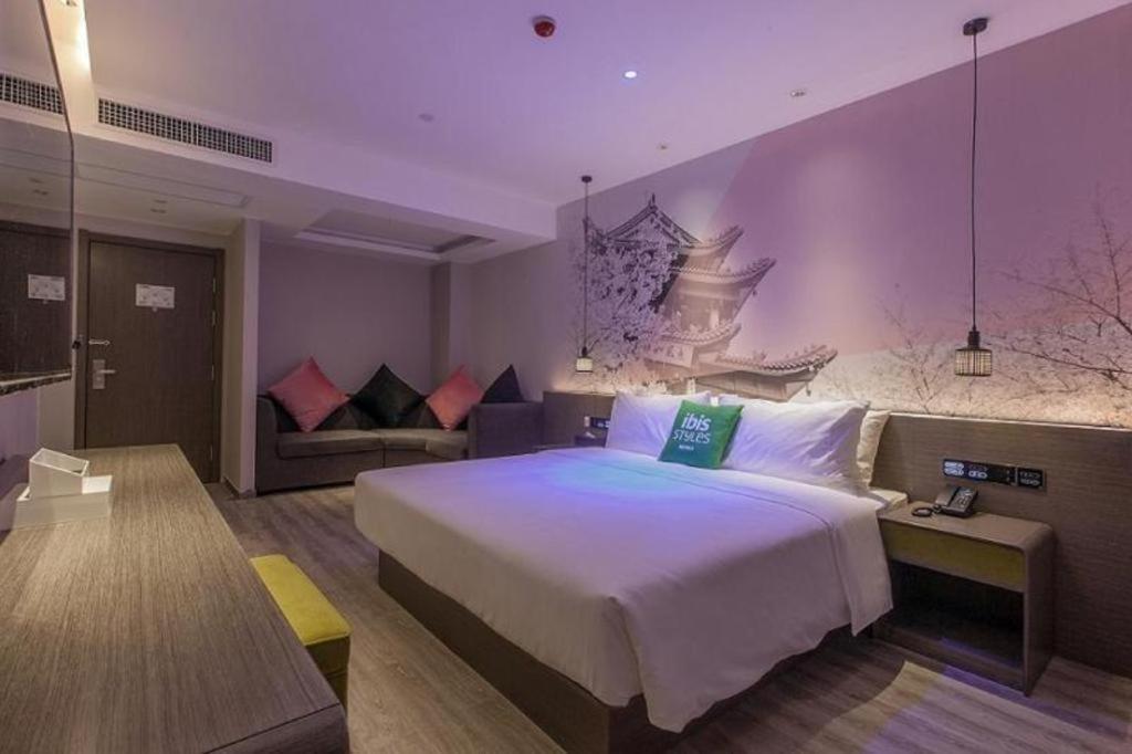 Ibis Styles Wuhan Optics Valley Square Hotel Екстериор снимка