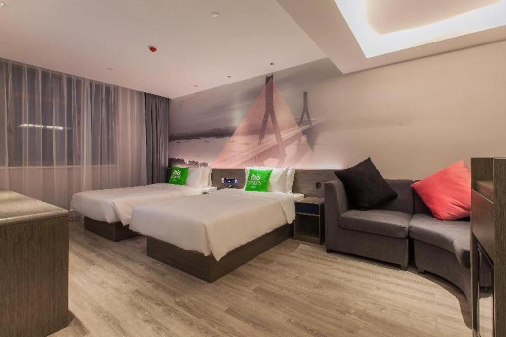 Ibis Styles Wuhan Optics Valley Square Hotel Екстериор снимка