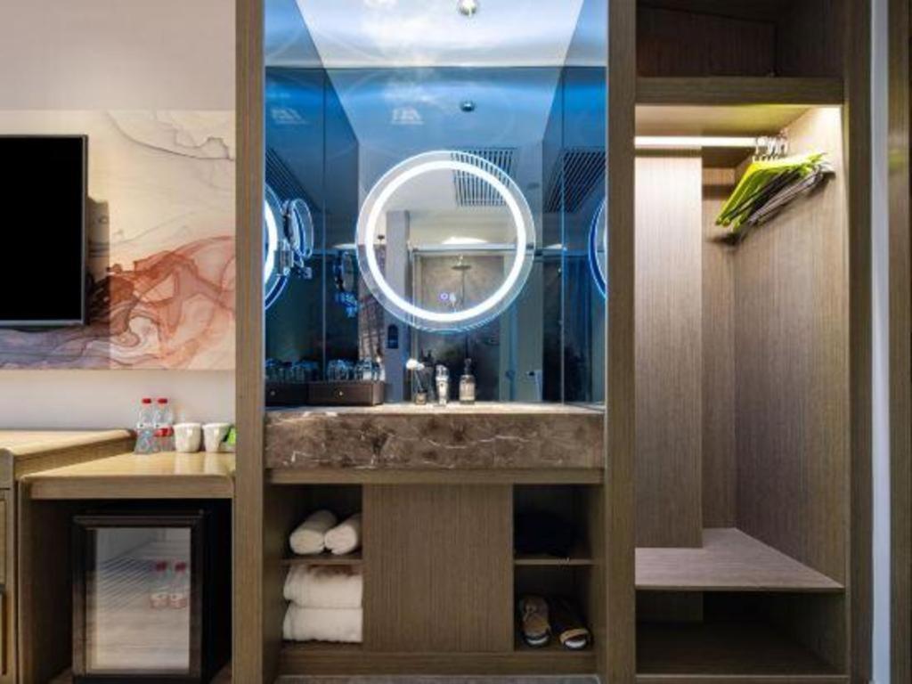 Ibis Styles Wuhan Optics Valley Square Hotel Екстериор снимка