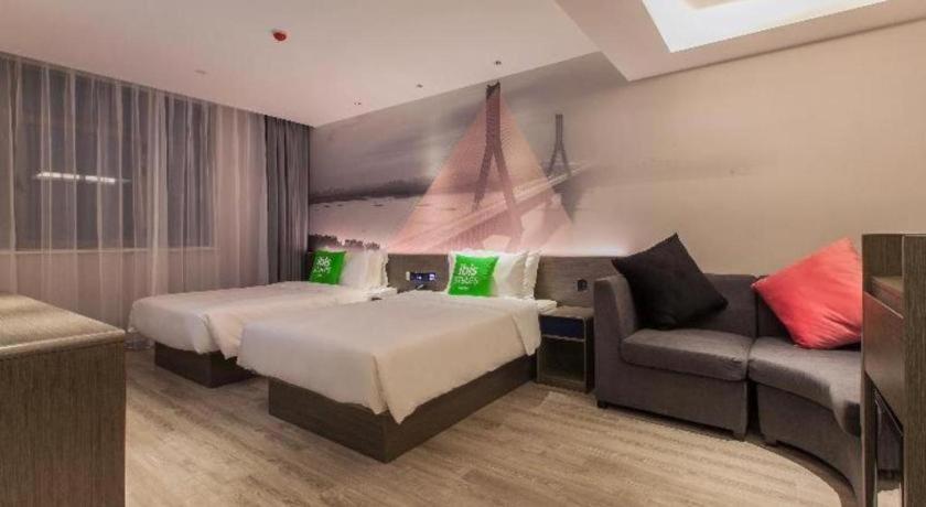 Ibis Styles Wuhan Optics Valley Square Hotel Екстериор снимка