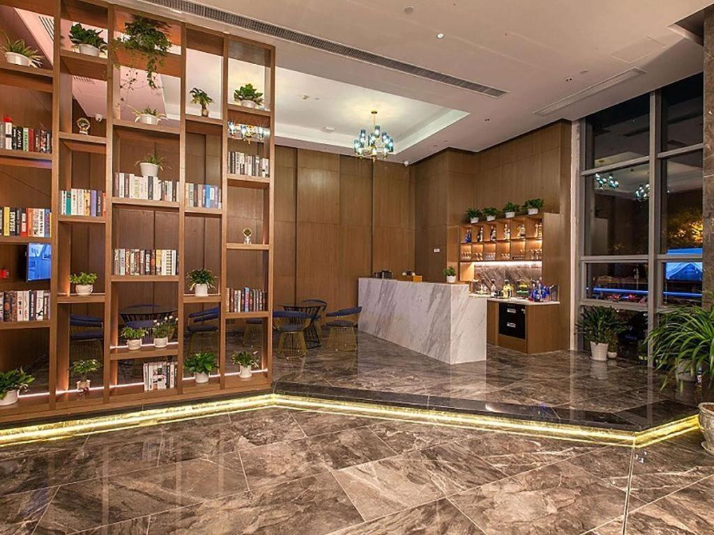Ibis Styles Wuhan Optics Valley Square Hotel Екстериор снимка