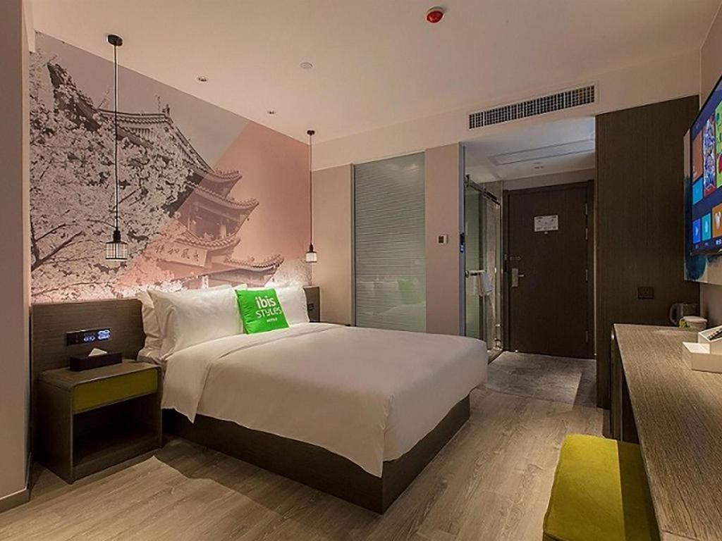 Ibis Styles Wuhan Optics Valley Square Hotel Екстериор снимка